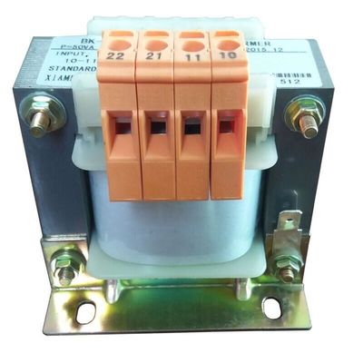 La máquina 100VA utiliza el transformador 230V del control monofásico a 24V